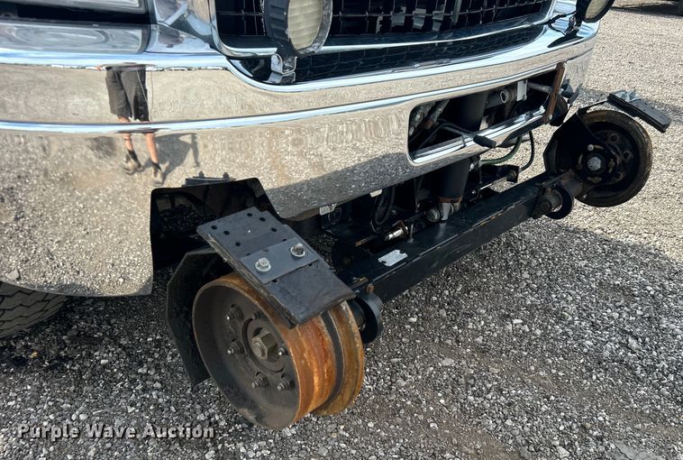 image for item EG0761 2012 Chevrolet  Silverado 2500HD Ext. Cab utility bed pickup truck