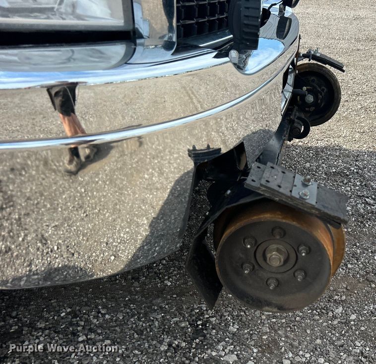 image for item EG0761 2012 Chevrolet  Silverado 2500HD Ext. Cab utility bed pickup truck