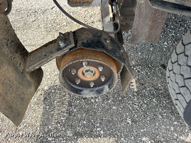 image for item EG0761 2012 Chevrolet  Silverado 2500HD Ext. Cab utility bed pickup truck