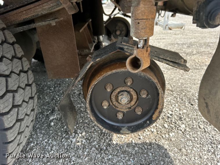 image for item EG0761 2012 Chevrolet  Silverado 2500HD Ext. Cab utility bed pickup truck