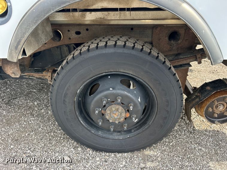 image for item EG0761 2012 Chevrolet  Silverado 2500HD Ext. Cab utility bed pickup truck