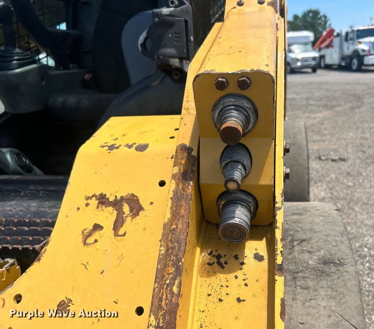 image for item EG0766 2016 Caterpillar  262D skid steer loader