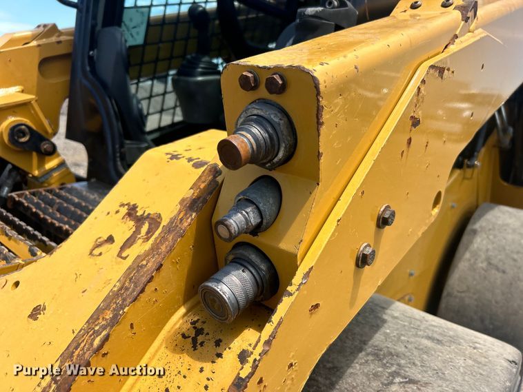 image for item EG0766 2016 Caterpillar  262D skid steer loader