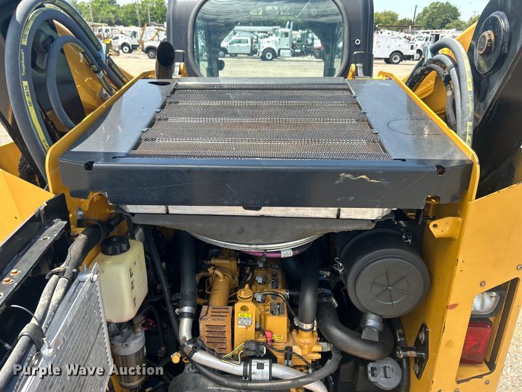 image for item EG0766 2016 Caterpillar  262D skid steer loader
