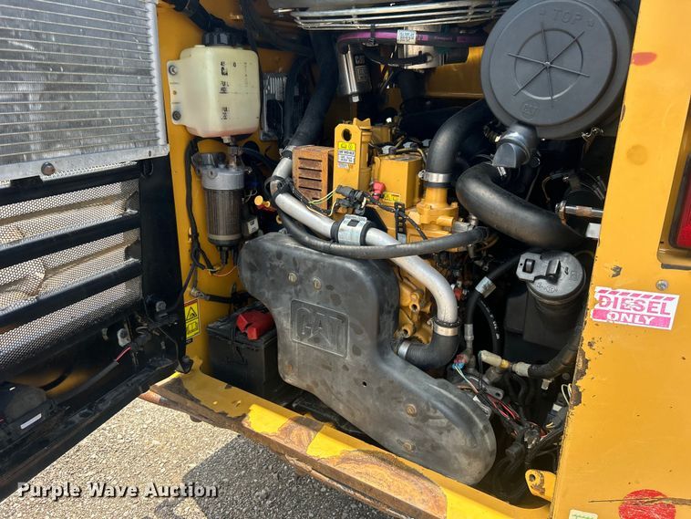 image for item EG0766 2016 Caterpillar  262D skid steer loader