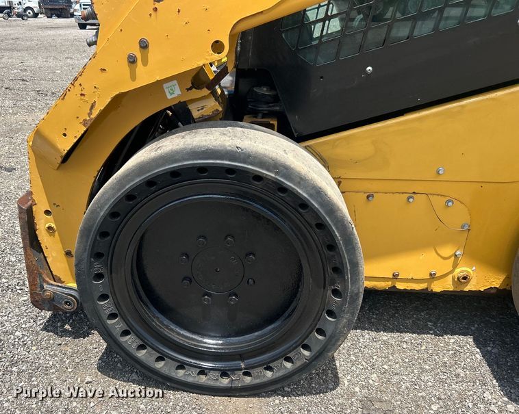 image for item EG0766 2016 Caterpillar  262D skid steer loader