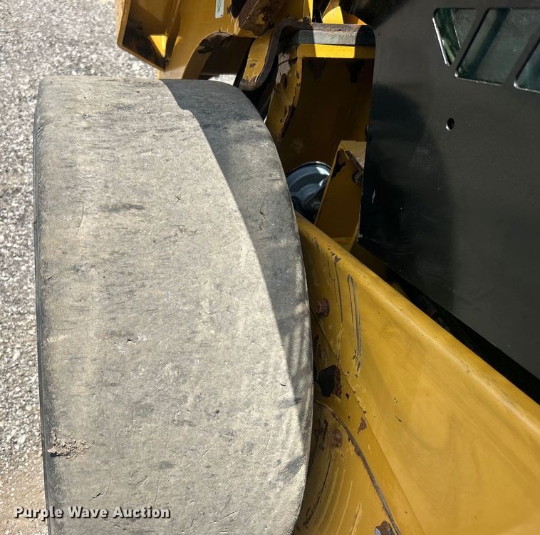 image for item EG0766 2016 Caterpillar  262D skid steer loader