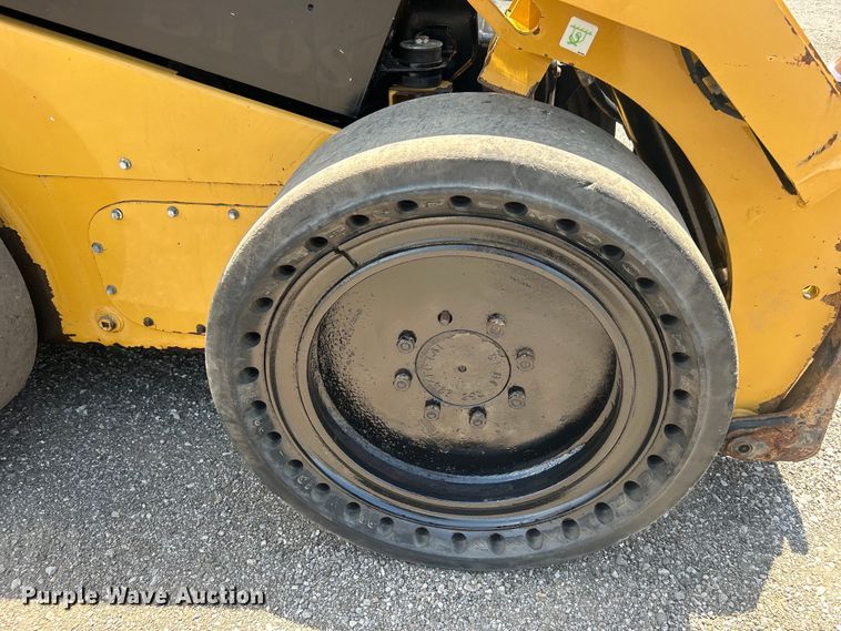 image for item EG0766 2016 Caterpillar  262D skid steer loader