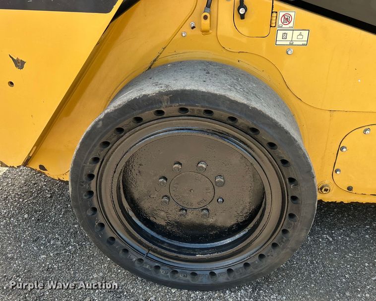 image for item EG0766 2016 Caterpillar  262D skid steer loader