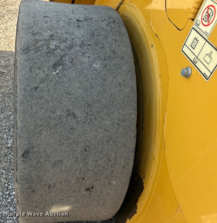 image for item EG0766 2016 Caterpillar  262D skid steer loader