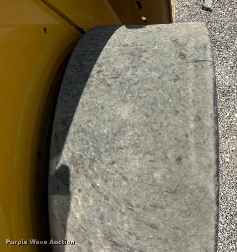 image for item EG0766 2016 Caterpillar  262D skid steer loader