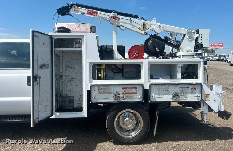 image for item EG0771 2016 Ford F550 Super Duty  Crew Cab utility / service truck