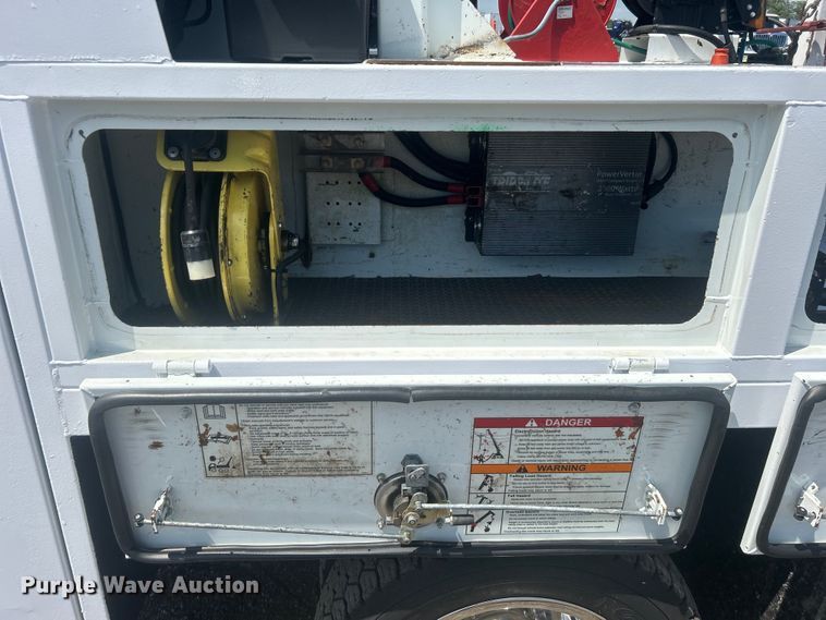 image for item EG0771 2016 Ford F550 Super Duty  Crew Cab utility / service truck