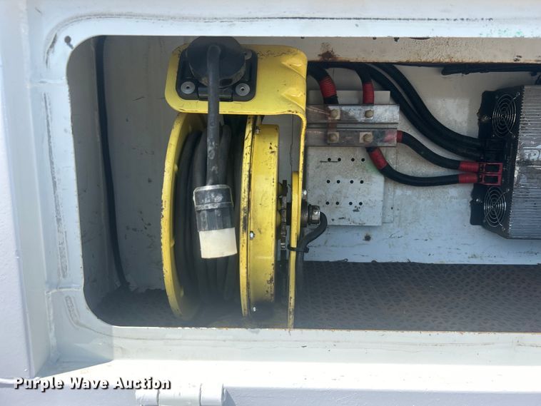 image for item EG0771 2016 Ford F550 Super Duty  Crew Cab utility / service truck