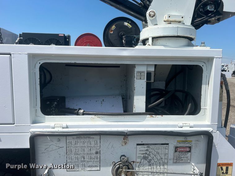 image for item EG0771 2016 Ford F550 Super Duty  Crew Cab utility / service truck