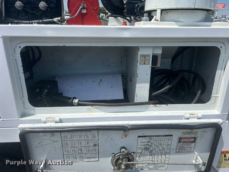 image for item EG0771 2016 Ford F550 Super Duty  Crew Cab utility / service truck