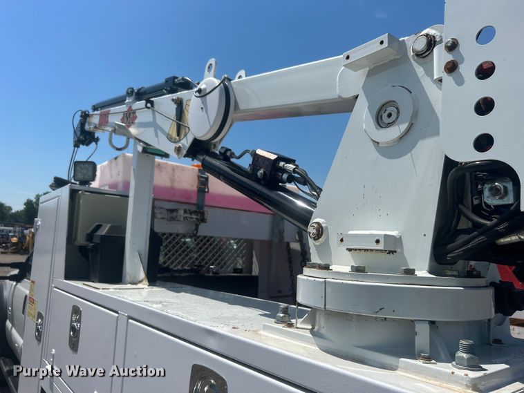 image for item EG0771 2016 Ford F550 Super Duty  Crew Cab utility / service truck