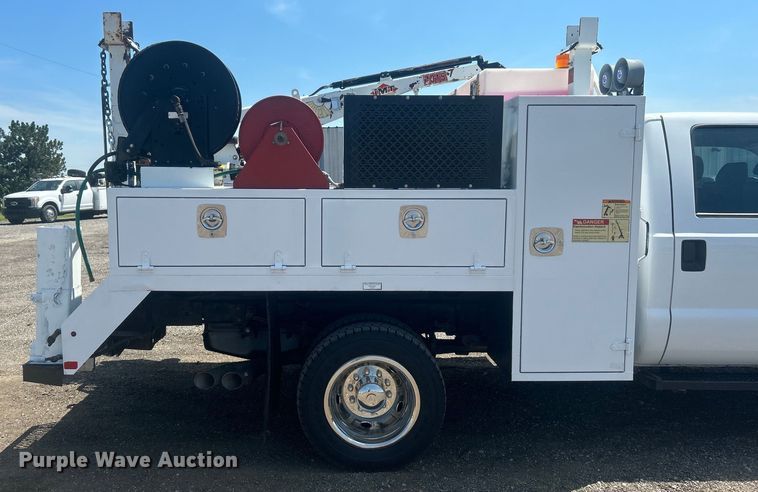 image for item EG0771 2016 Ford F550 Super Duty  Crew Cab utility / service truck