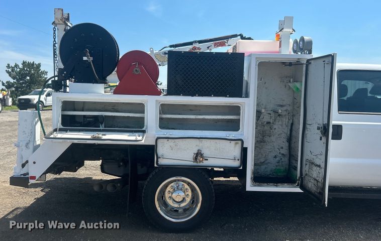 image for item EG0771 2016 Ford F550 Super Duty  Crew Cab utility / service truck