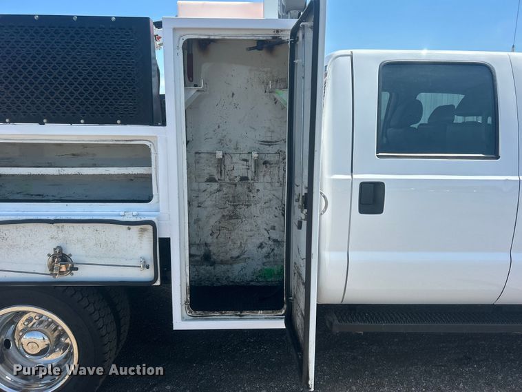 image for item EG0771 2016 Ford F550 Super Duty  Crew Cab utility / service truck