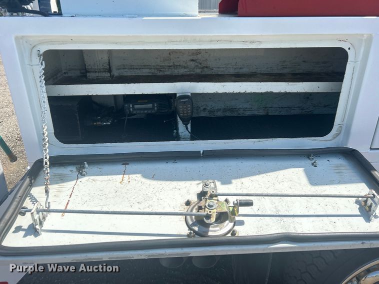 image for item EG0771 2016 Ford F550 Super Duty  Crew Cab utility / service truck