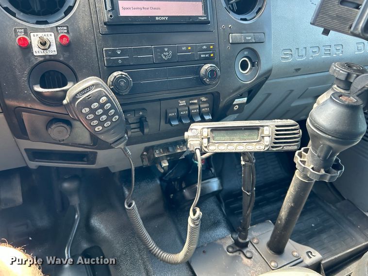 image for item EG0771 2016 Ford F550 Super Duty  Crew Cab utility / service truck