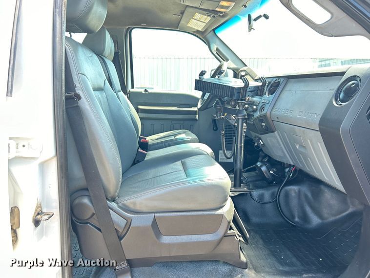 image for item EG0771 2016 Ford F550 Super Duty  Crew Cab utility / service truck