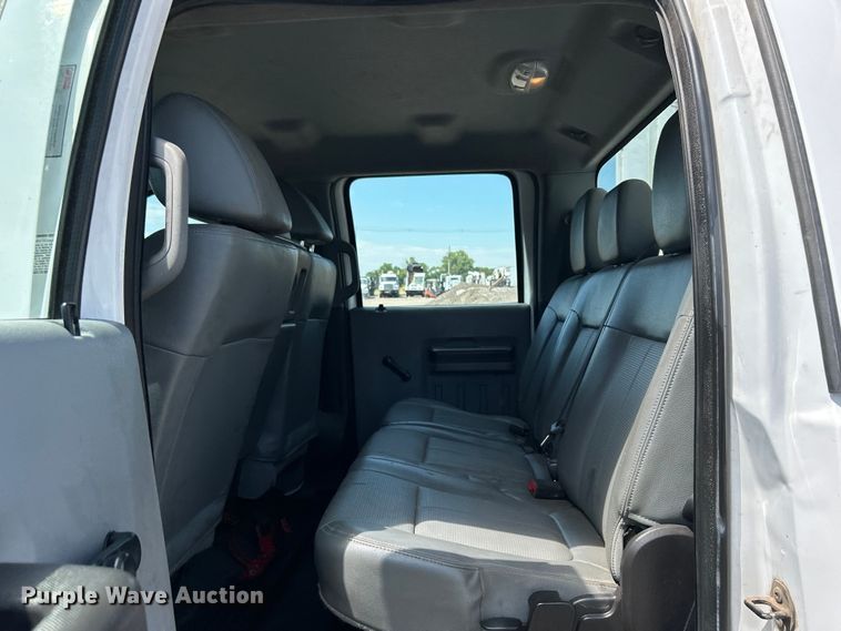 image for item EG0771 2016 Ford F550 Super Duty  Crew Cab utility / service truck