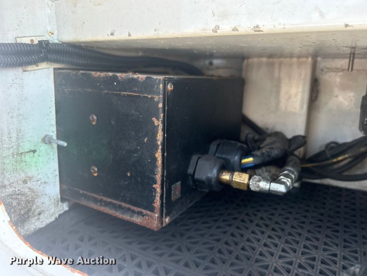 image for item EG0771 2016 Ford F550 Super Duty  Crew Cab utility / service truck