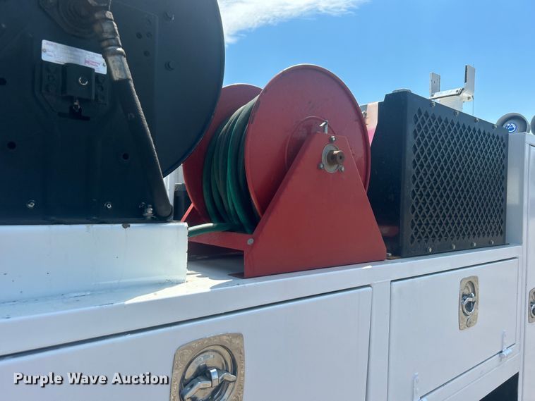 image for item EG0771 2016 Ford F550 Super Duty  Crew Cab utility / service truck