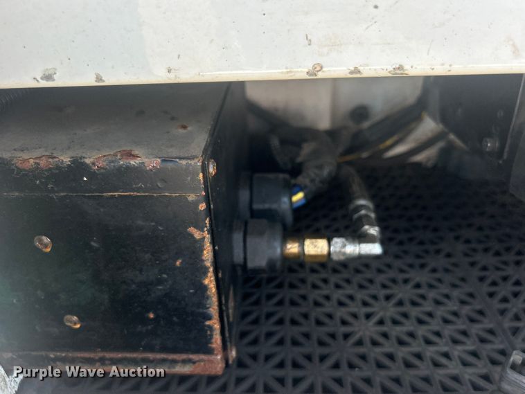 image for item EG0771 2016 Ford F550 Super Duty  Crew Cab utility / service truck