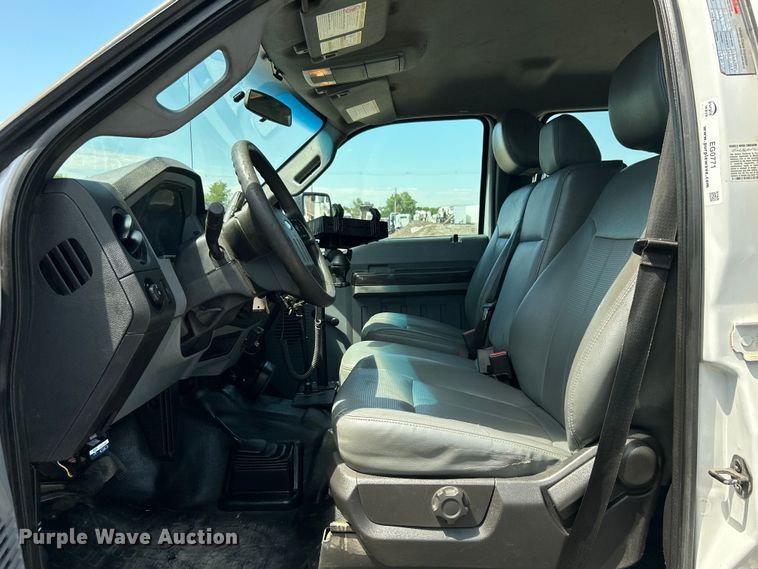 image for item EG0771 2016 Ford F550 Super Duty  Crew Cab utility / service truck