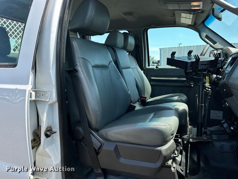 image for item EG0771 2016 Ford F550 Super Duty  Crew Cab utility / service truck