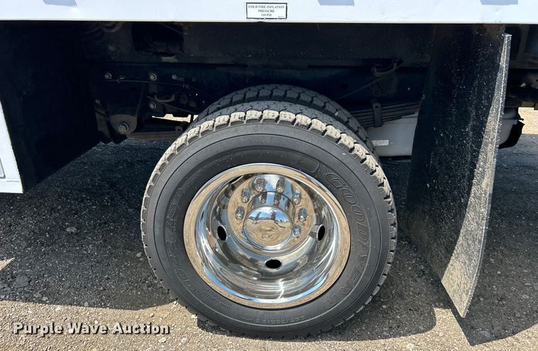 image for item EG0771 2016 Ford F550 Super Duty  Crew Cab utility / service truck