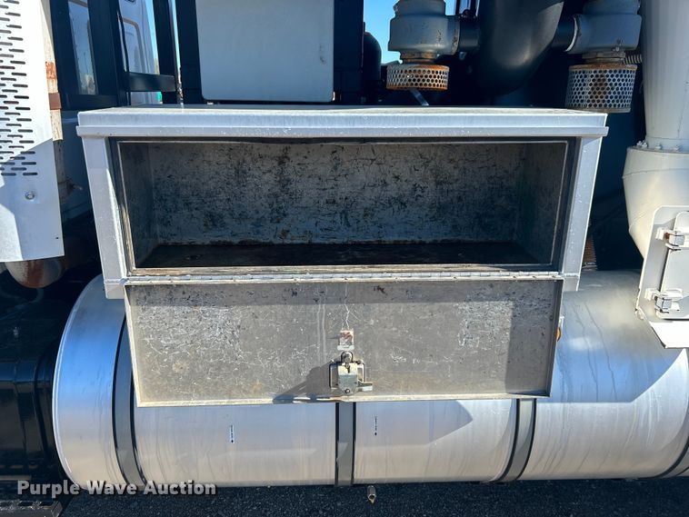 image for item EG1421 2000 Sterling L-Line sewer jetter truck