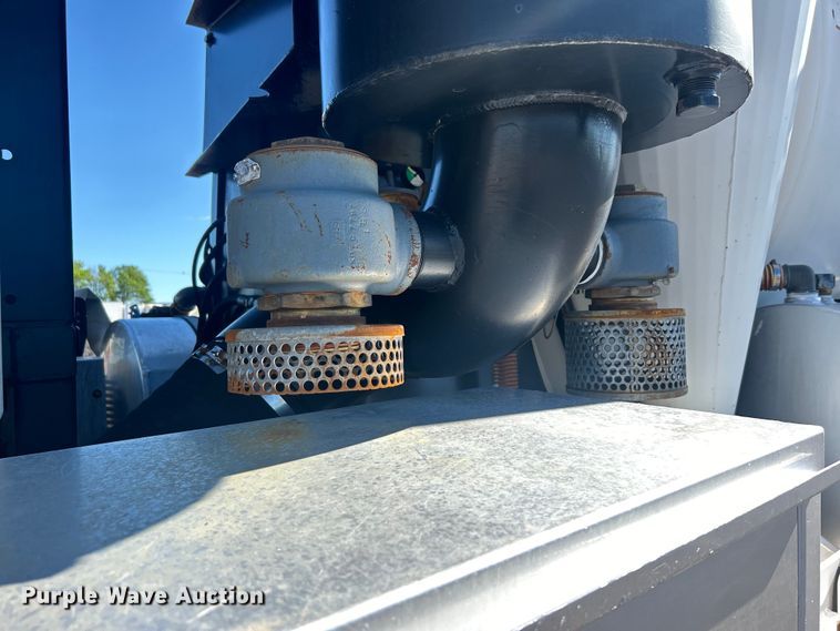 image for item EG1421 2000 Sterling L-Line sewer jetter truck