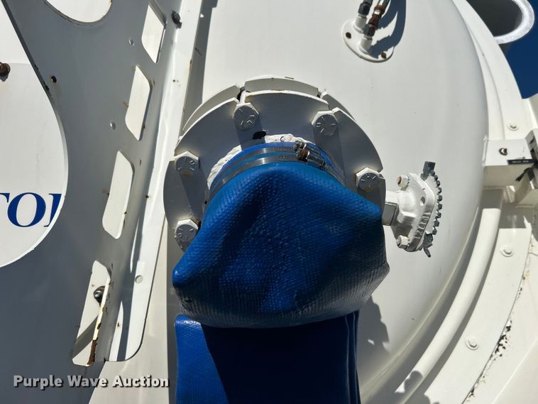 image for item EG1421 2000 Sterling L-Line sewer jetter truck