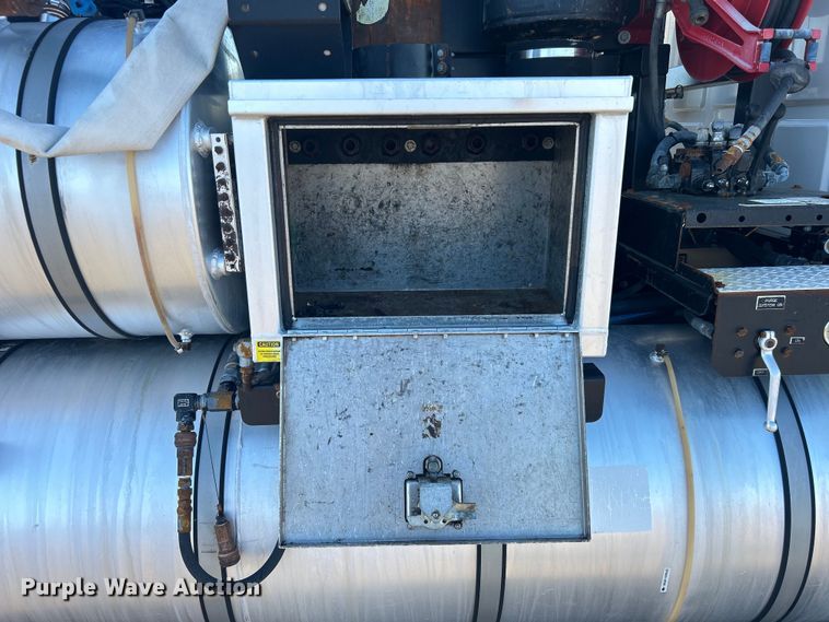 image for item EG1421 2000 Sterling L-Line sewer jetter truck