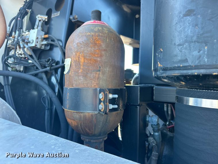 image for item EG1421 2000 Sterling L-Line sewer jetter truck