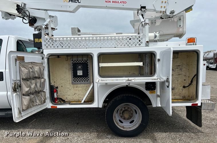 image for item EG1490 2013 Ford F450 Super Duty bucket truck