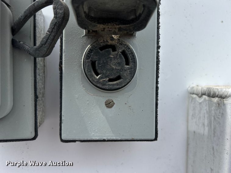 image for item EG1490 2013 Ford F450 Super Duty bucket truck