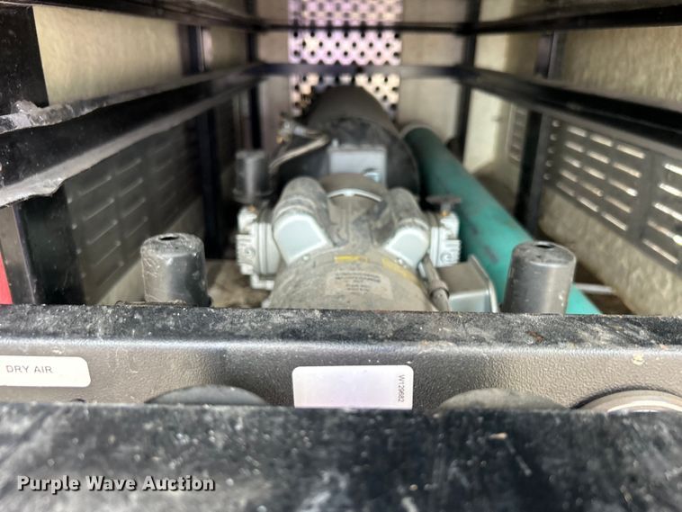 image for item EG1490 2013 Ford F450 Super Duty bucket truck