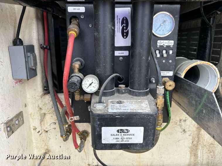 image for item EG1490 2013 Ford F450 Super Duty bucket truck