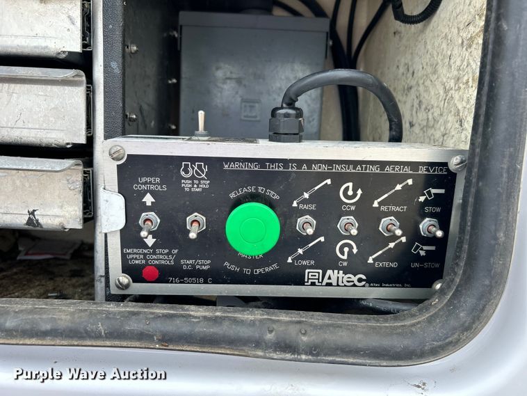 image for item EG1490 2013 Ford F450 Super Duty bucket truck