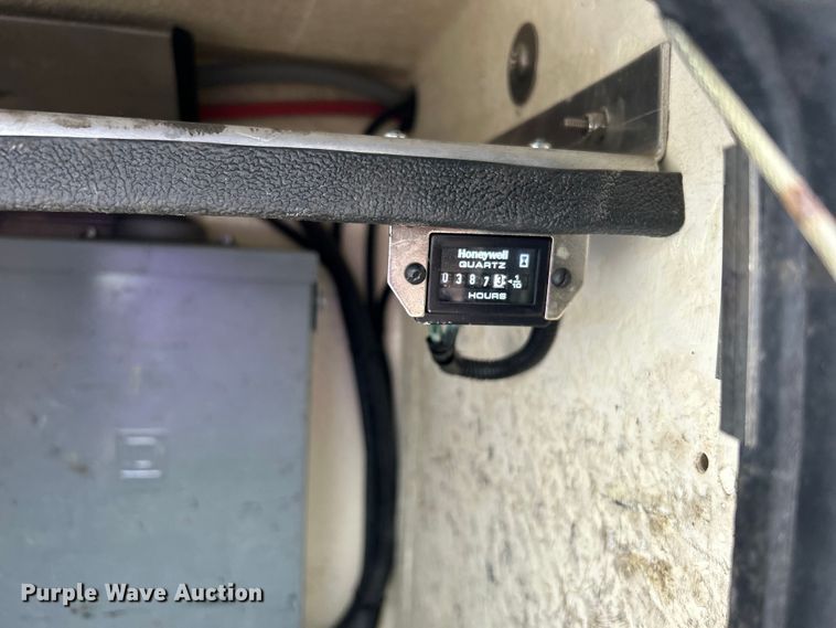 image for item EG1490 2013 Ford F450 Super Duty bucket truck