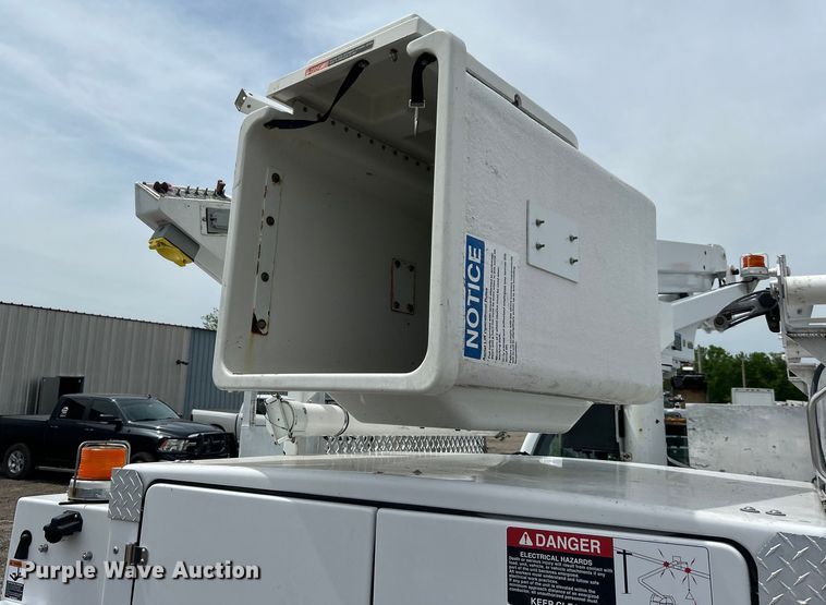 image for item EG1490 2013 Ford F450 Super Duty bucket truck