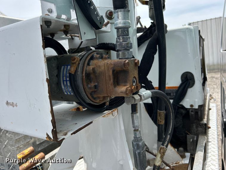 image for item EG1490 2013 Ford F450 Super Duty bucket truck