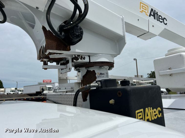 image for item EG1490 2013 Ford F450 Super Duty bucket truck