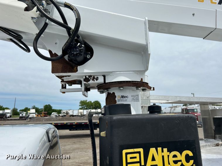 image for item EG1490 2013 Ford F450 Super Duty bucket truck