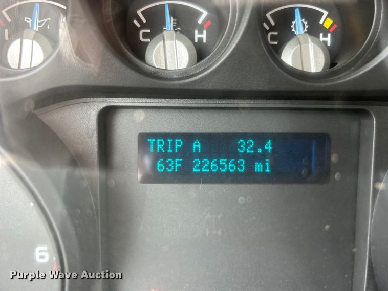 image for item EG1490 2013 Ford F450 Super Duty bucket truck